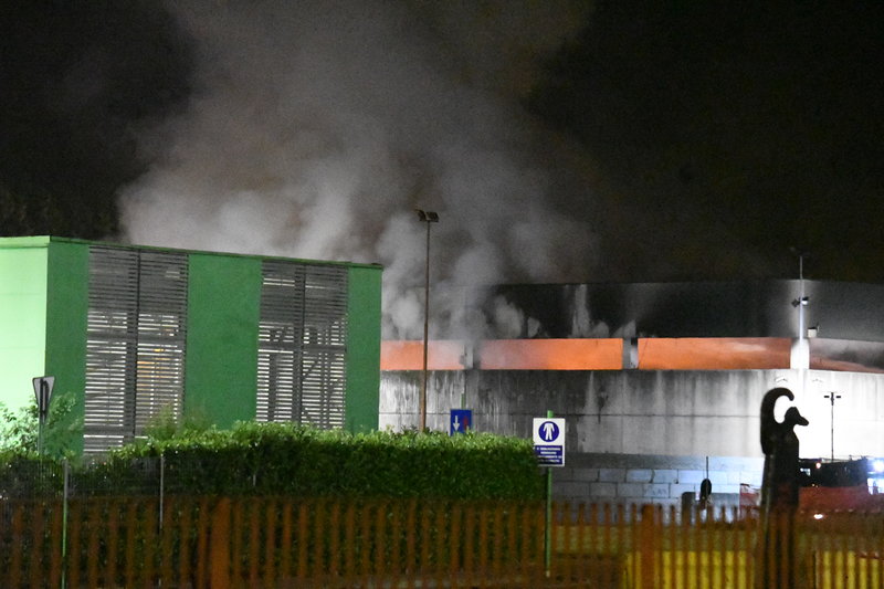 Allarme nube tossica al deposito Amsa FOTO