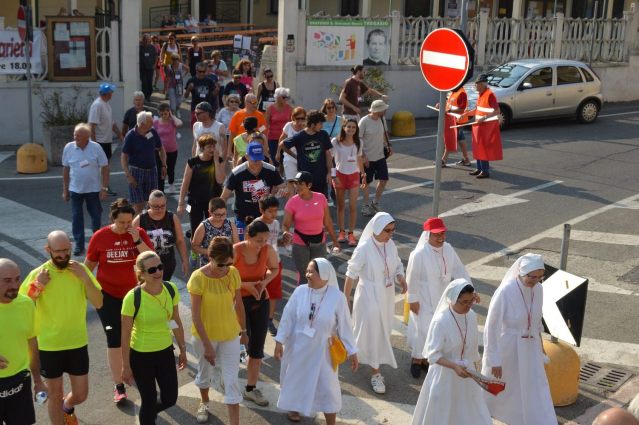 A Tregasio in cammino per solidarietà