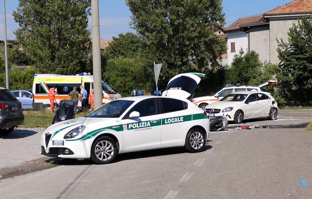 A Giussano travolto un motociclista