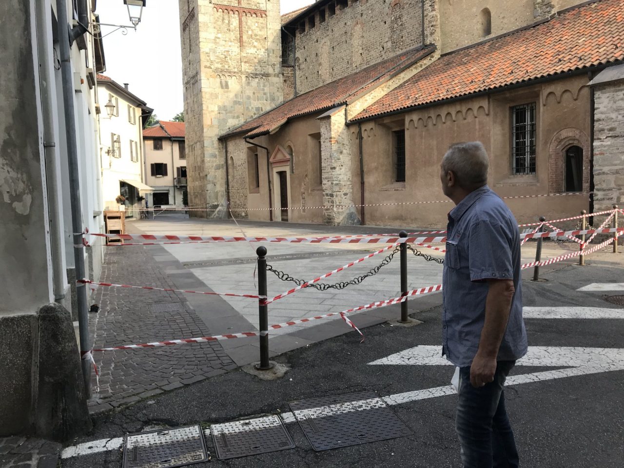 Campana a rischio caduta? I Vigili chiudono la strada