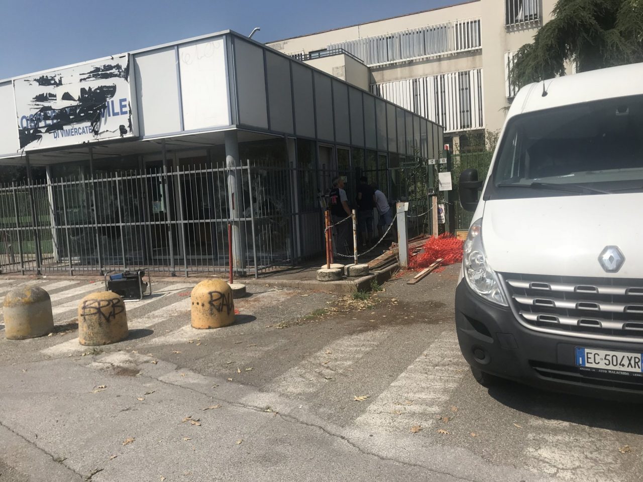 cancello antivandali