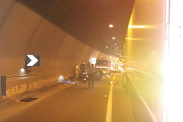 Auto si ribalta sulla Statale 38, muore 16enne