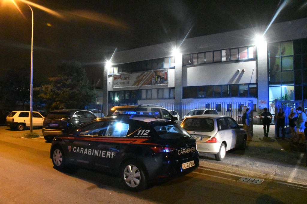 Duplice omicidio suicidio nella notte in una ditta a Cormano