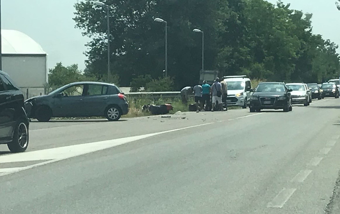 Scontro auto moto a Vimercate: ferito un 35enne