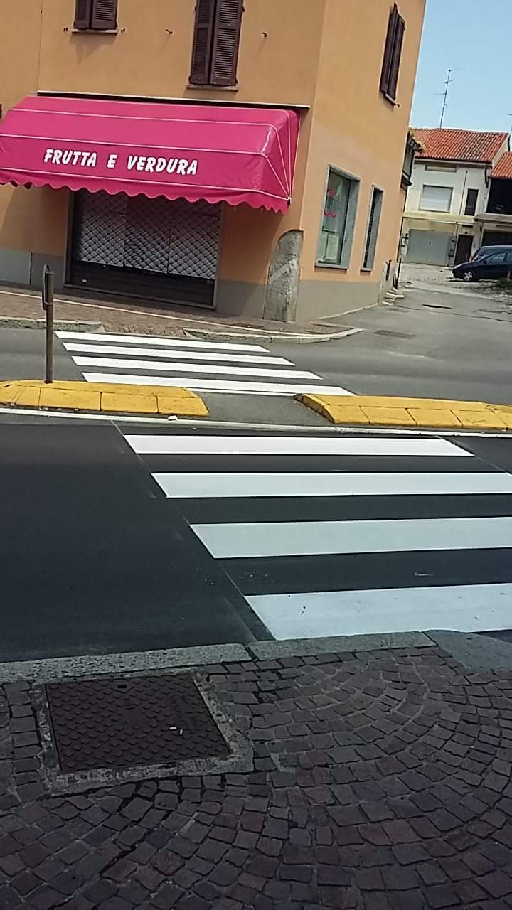 Finalmente strisce pedonali in piazza Roma a Giussano