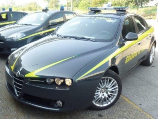 Maxi sequestro di fuochi d’artificio e prodotti pericolosi e contraffatti