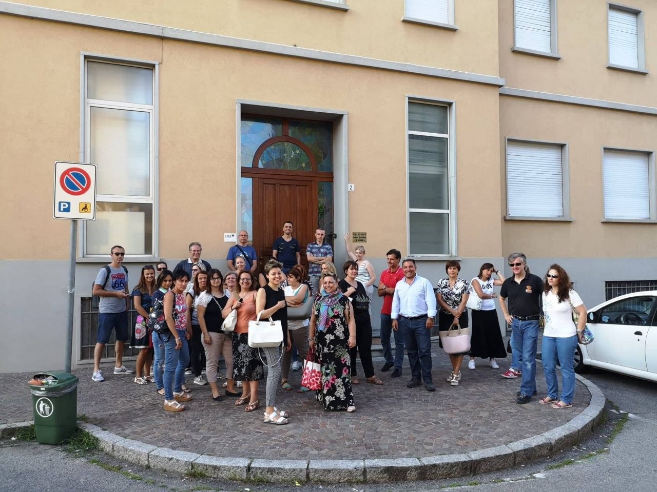 Scuola parrocchiale di Binzago, i genitori chiedono aiuto alla Curia e al Comune