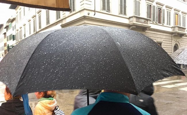 Pioggia? Sì ancora per tutto il fine settimana. Protezione Civile in allerta