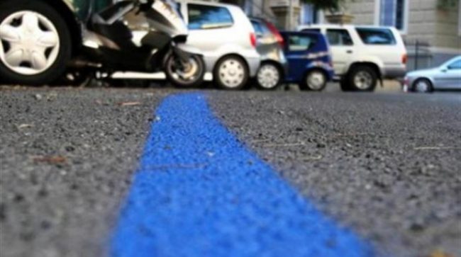 Strisce blu, cade il «tabù»: il Comune studia gli stalli a pagamento