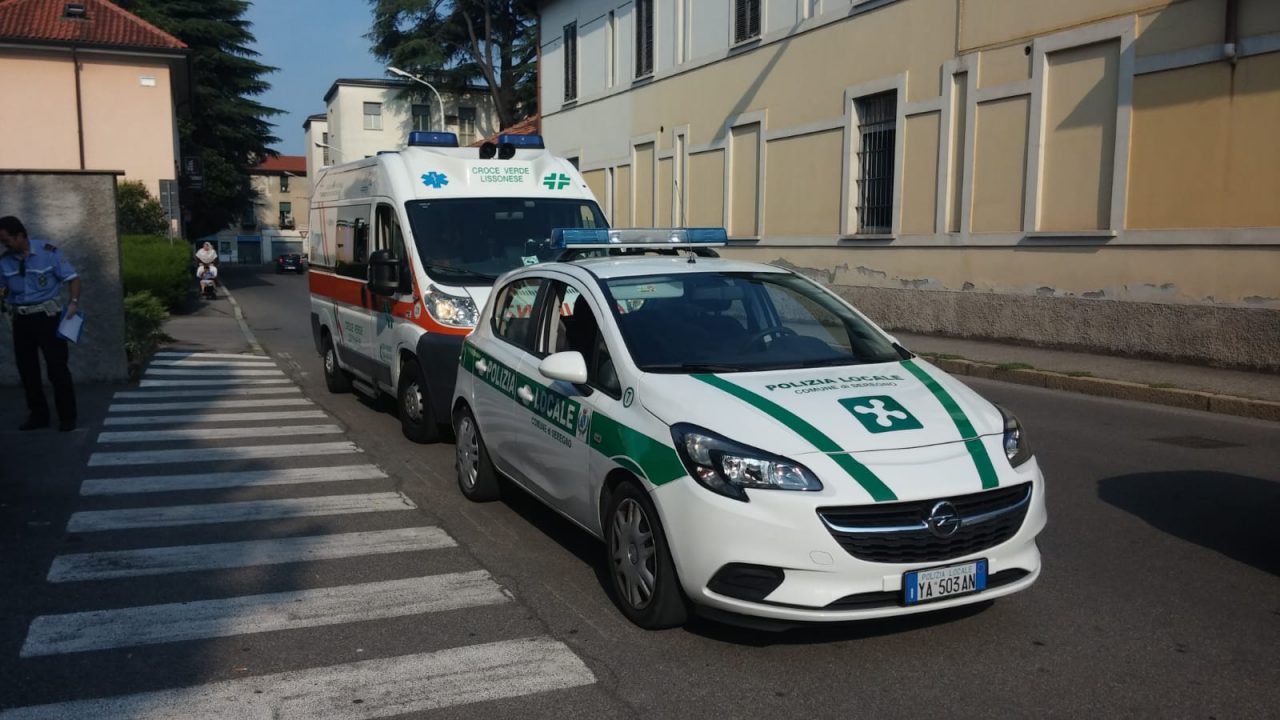 Incidente tra auto e bici in via Rossini