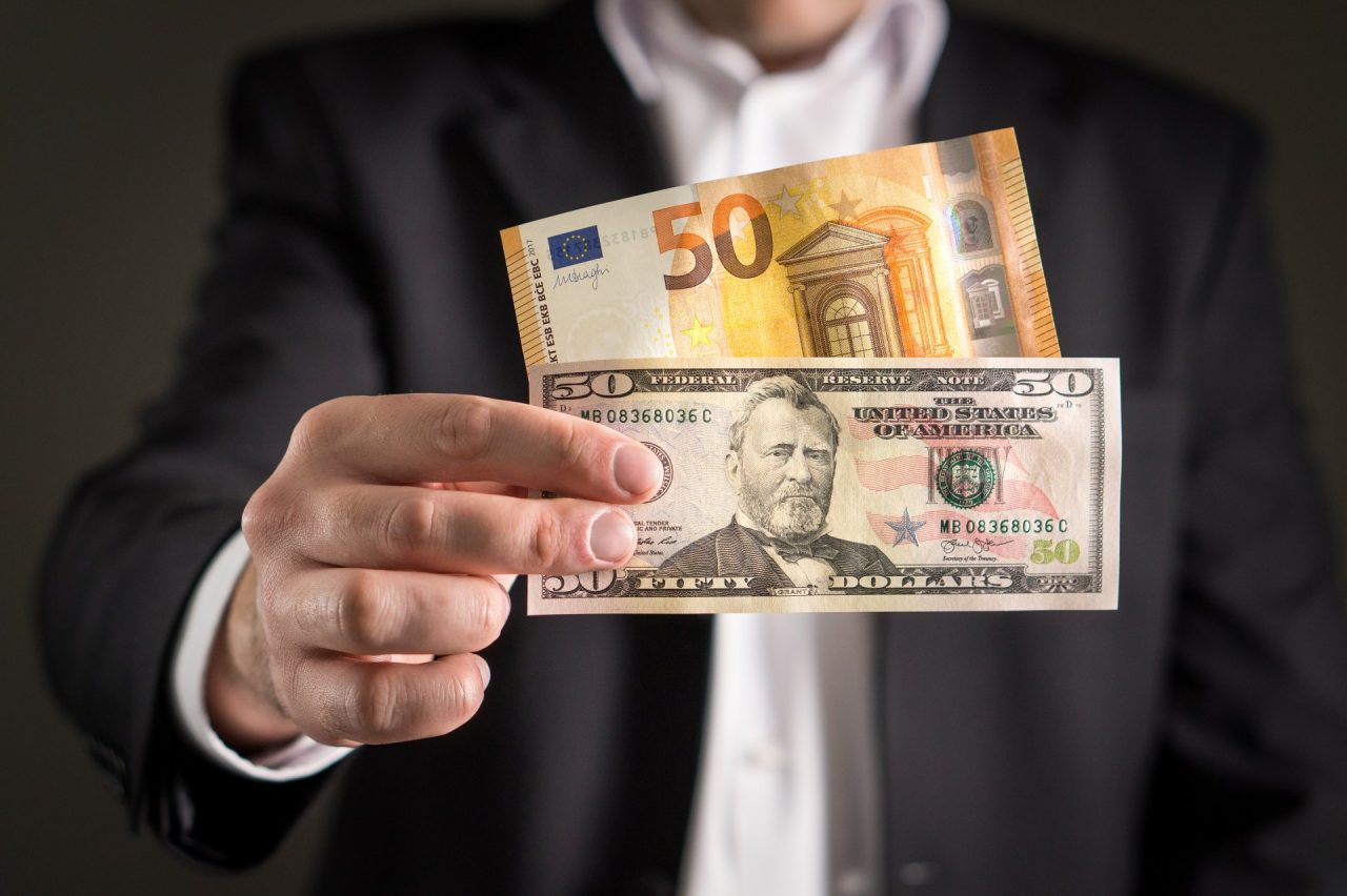 Cambio Euro Dollaro: nuovi segnali di debolezza, pericolo in caso di correzione sotto 1,15
