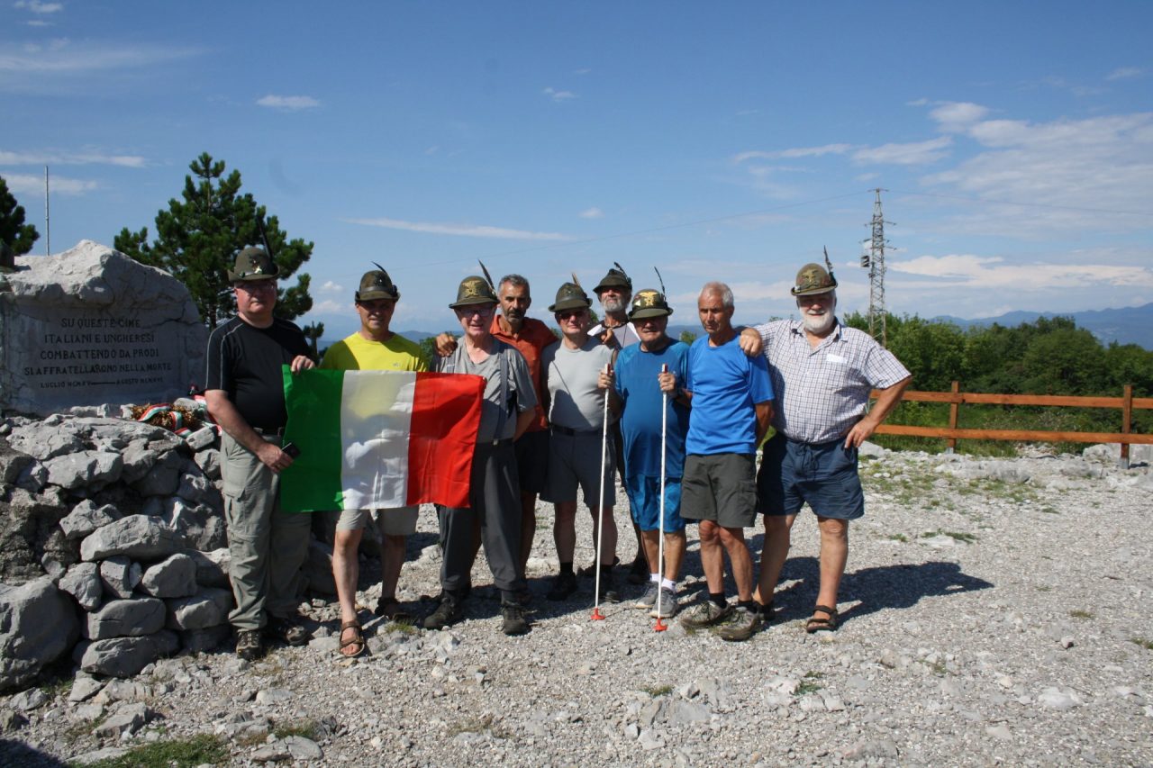 Giussano, gli  alpini dedicano un monumento ai caduti della Grande Guerra