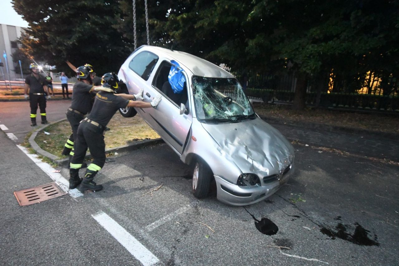 precipita nel cantiere