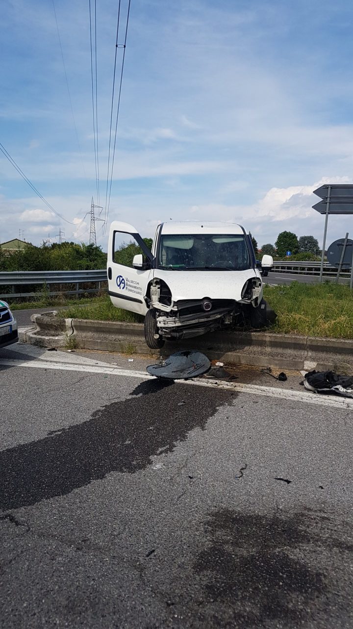 Completamente ubriaco si schianta in Valassina