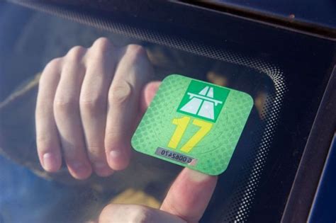 Autostrade: “Una vignetta come in Svizzera e addio caselli”