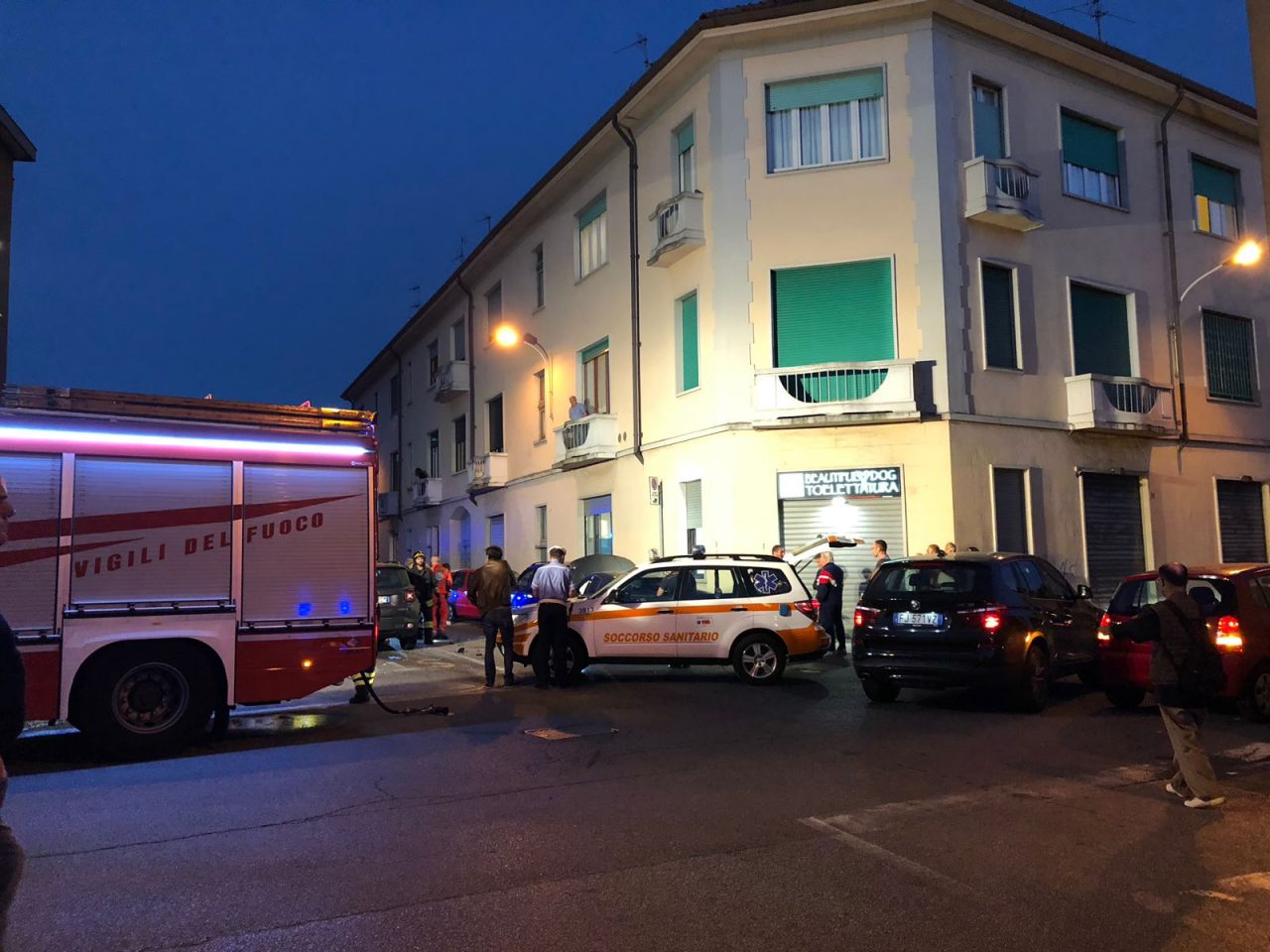 Pauroso schianto all’incrocio, auto distrutte GALLERY