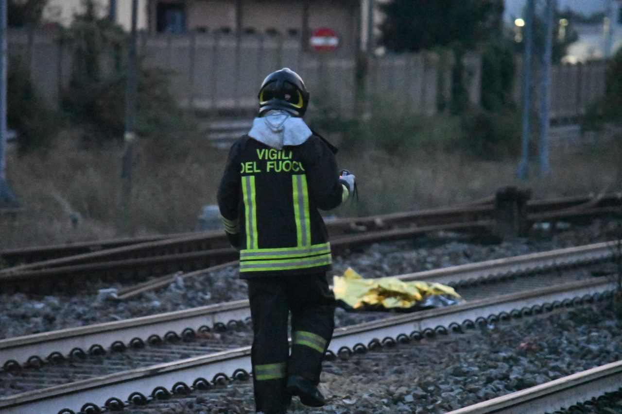 Travolta dal treno ad Arcore: è una 47enne residente in paese FOTO E VIDEO