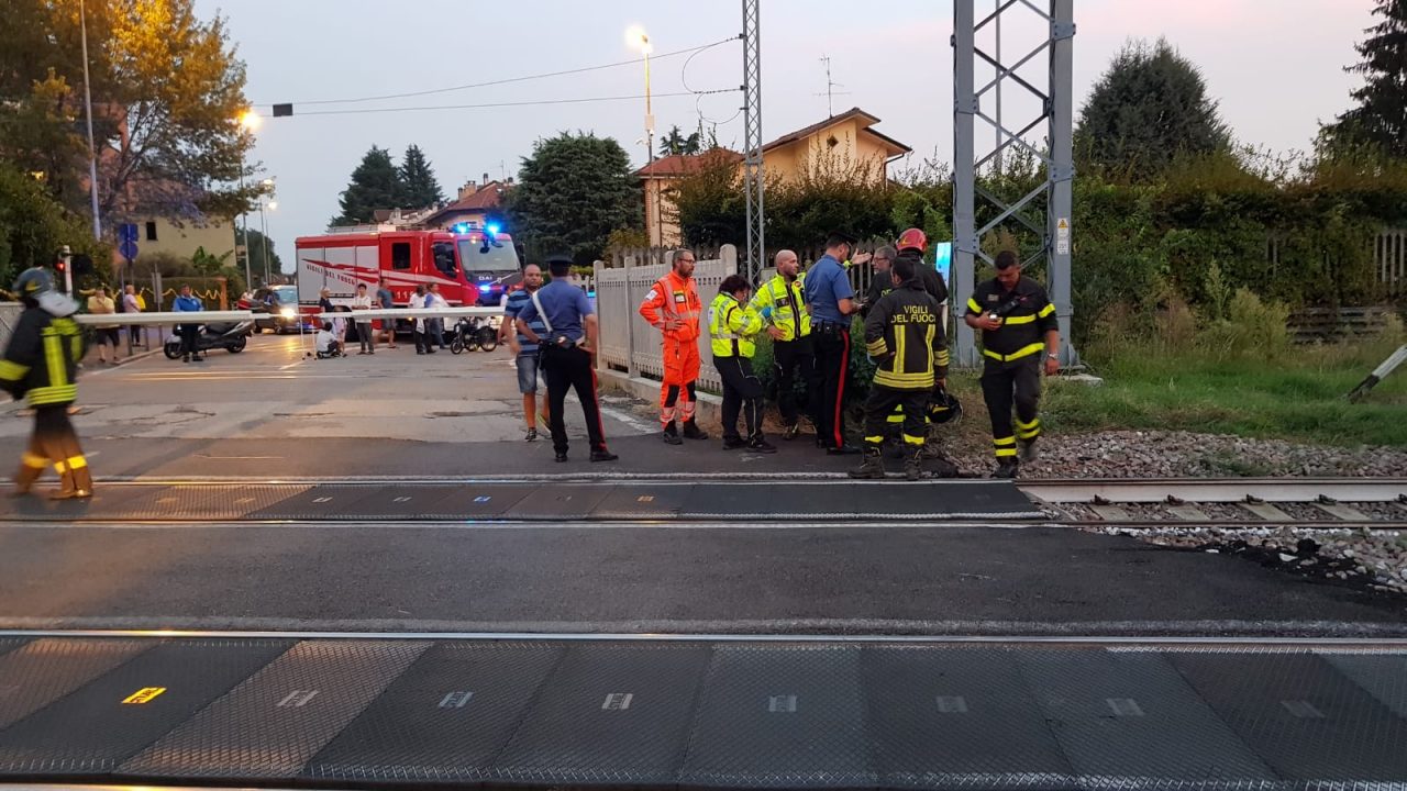 Tragedia ad Arcore, donna muore sui binari travolta dal treno