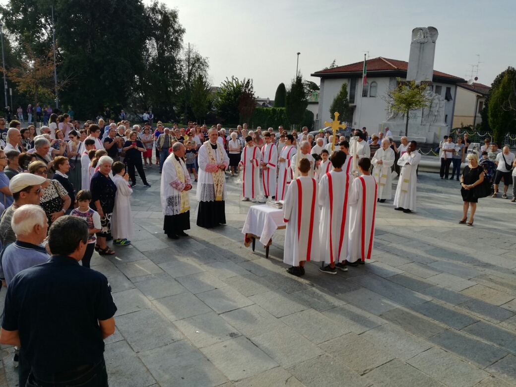 Besana ha accolto le reliquie di San Giovanni Paolo II FOTO