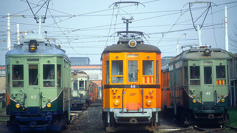 Il tram Frecciarancio al capolinea, monta la protesta