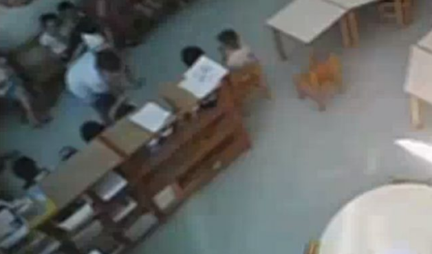 Picchiavano bimbi all’asilo: maestre denunciate