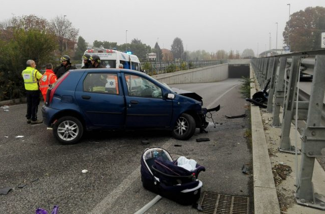 Neonato morto nell’incidente a Monza: i genitori patteggiano