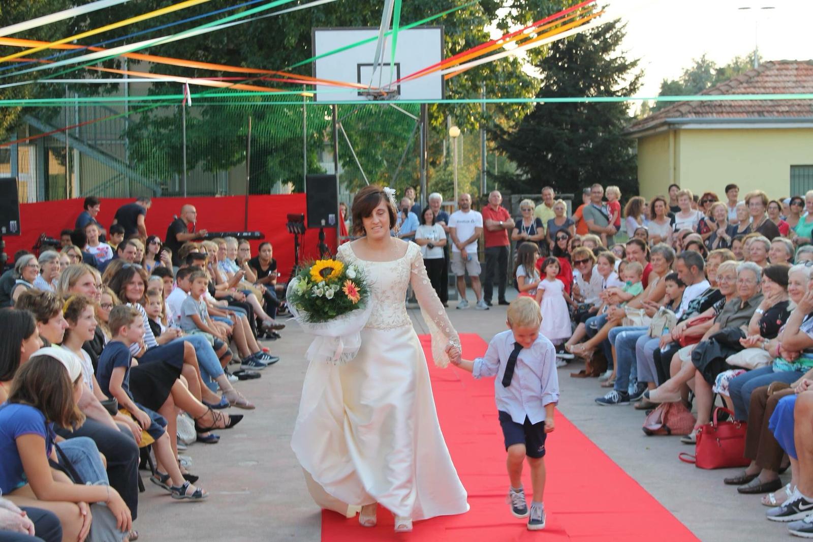 Vimercate, sfilata, abiti da sposa, Velasca (2)