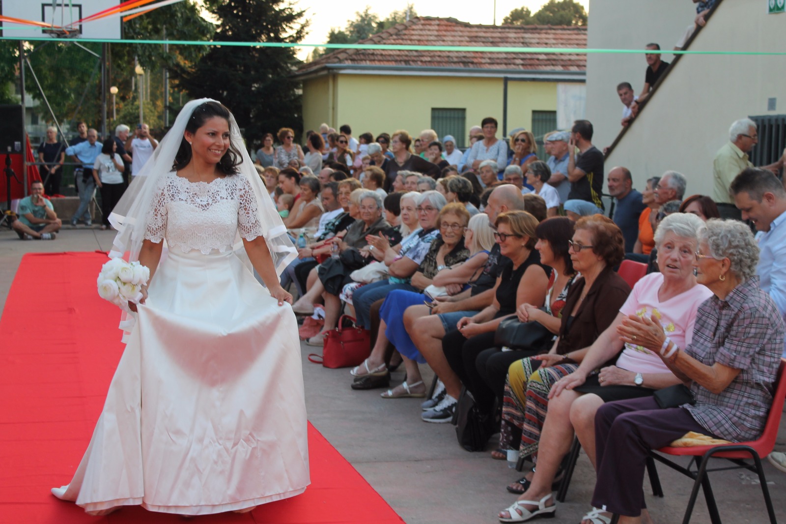 Vimercate, sfilata, abiti da sposa, Velasca (20)