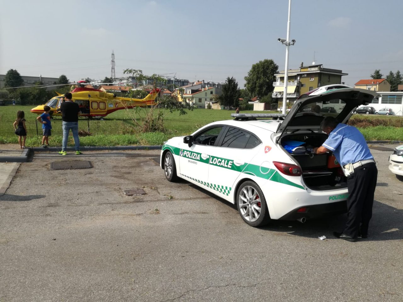 Malore al volante, finisce in un campo con l’auto, muore sessantenne