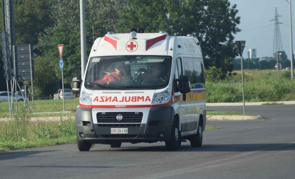 Lite tra stranieri nei pressi del Comune di Lentate, 32enne preso a bastonate finisce in ospedale