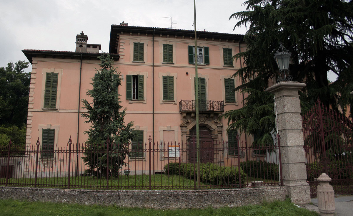 Troppi assembramenti, a Carnate chiude (ancora) il parco di Villa Banfi