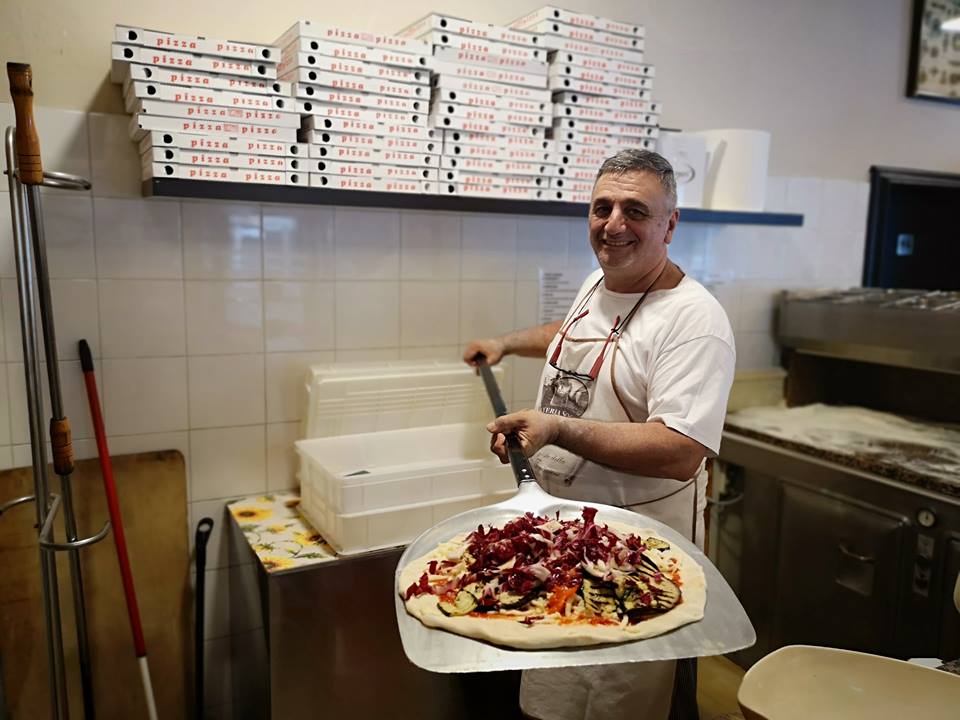 Colpo in pizzeria, ladri via con il fondo cassa
