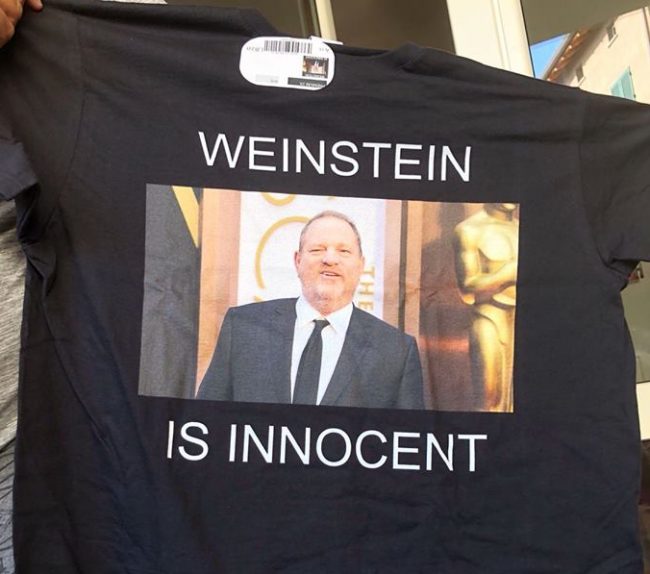 “Weinstein è innocente”: maglietta choc sul red carpet di Venezia
