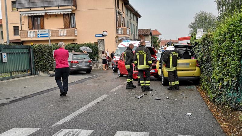 Scontro tra più auto a Lentate: tre persone in ospedale