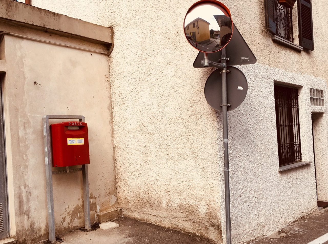 Poste accontenta il sindaco: installata la cassette delle lettere