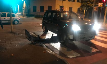 Auto contro scooter a Vimercate, giovane soccorso in codice rosso