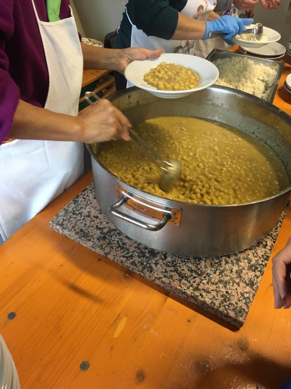 “Pranzo povero” in oratorio per i missionari arcoresi FOTO