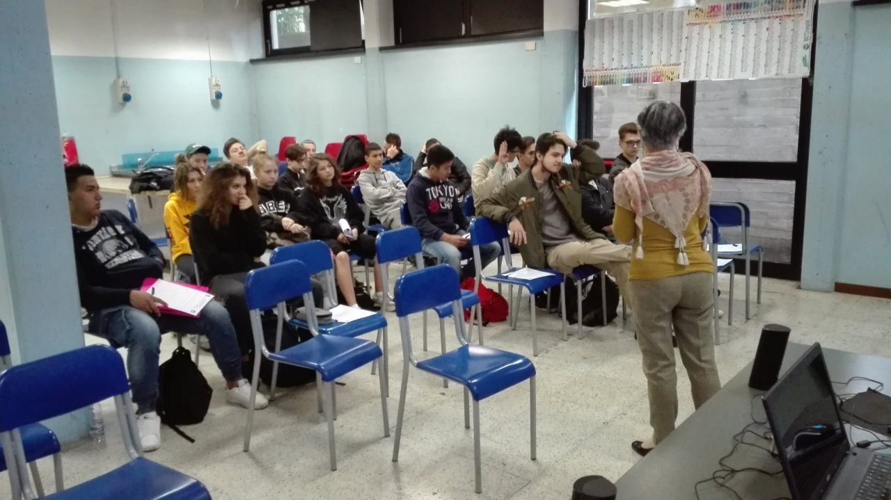 Aido fa lezione agli studenti del Clerici di Brugherio