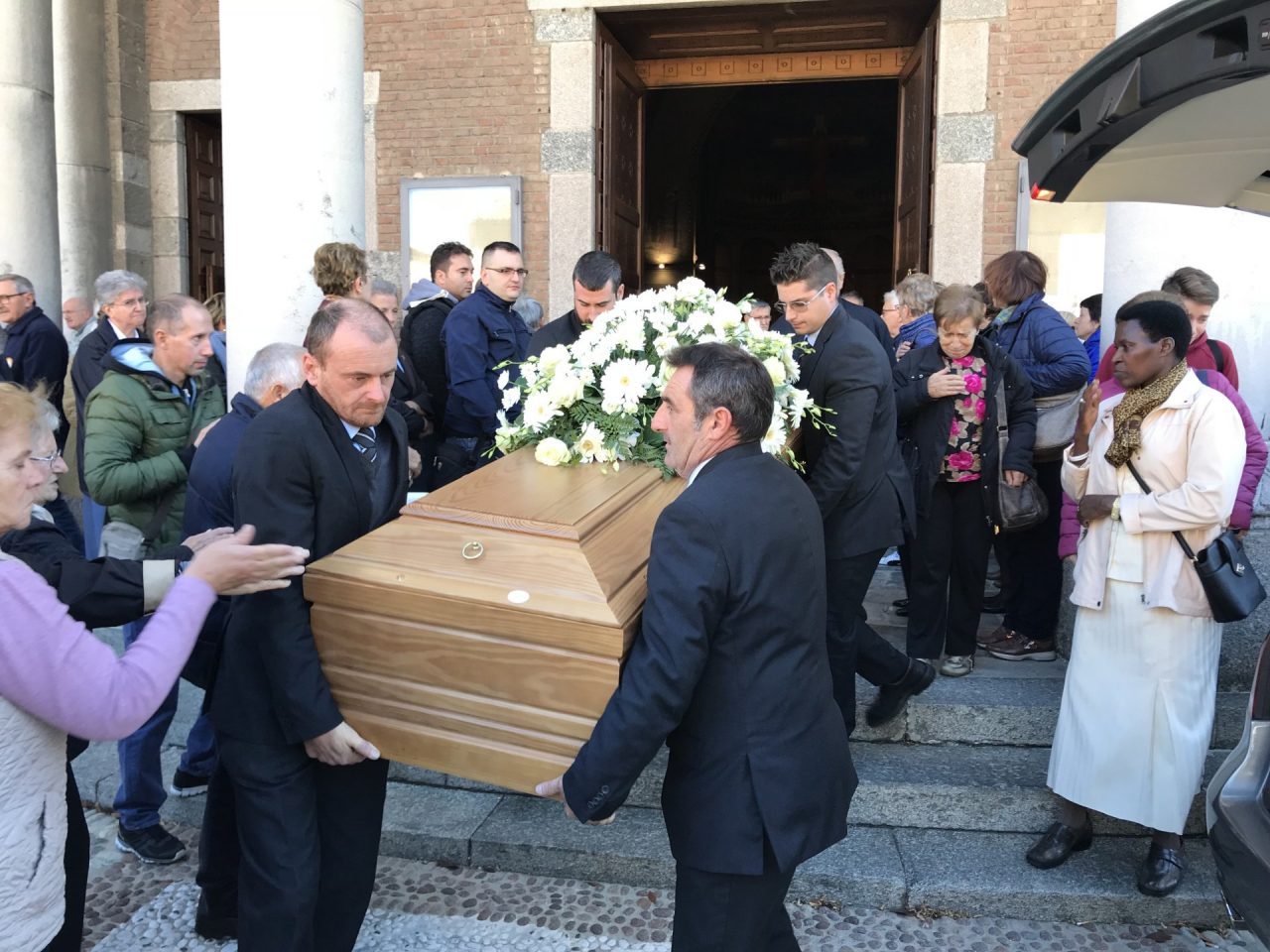 L’ultimo saluto a don Mario Ronchi VIDEO e GALLERY