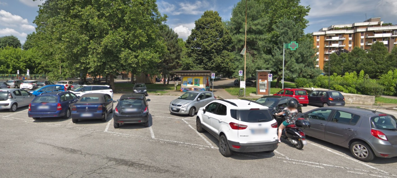 Svastiche sulle panchine dipinte dai bambini