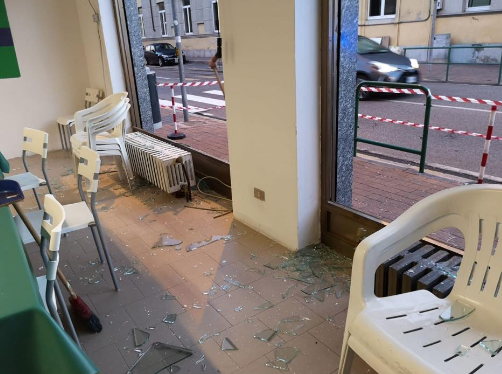 Attacco vandalico contro la sede della Lega a Cogliate