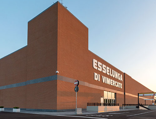 Esselunga di Vimercate appena inaugurata e subito battezzata dai ladri