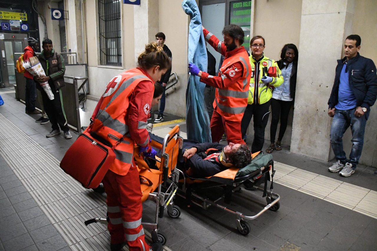 Violenta aggressione a bordo di un treno: 44enne soccorso a Monza FOTO  e VIDEO