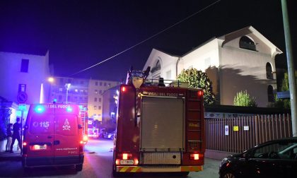 Incendio in abitazione a Monza: disabile salvata dai Vigili del Fuoco FOTO