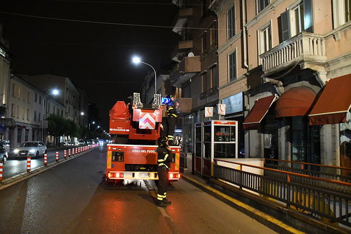 Vento forte a Monza: anziano colpito da tapparella