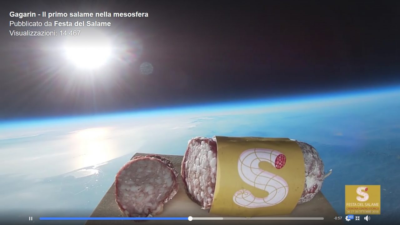 Ecco il primo salame lanciato nello spazio VIDEO