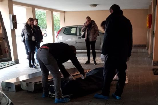 Venerdi l’autopsia sui corpi dei coniugi trovati morti in casa