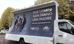 Campagna shock contro le famiglie arcobaleno coi camion vela