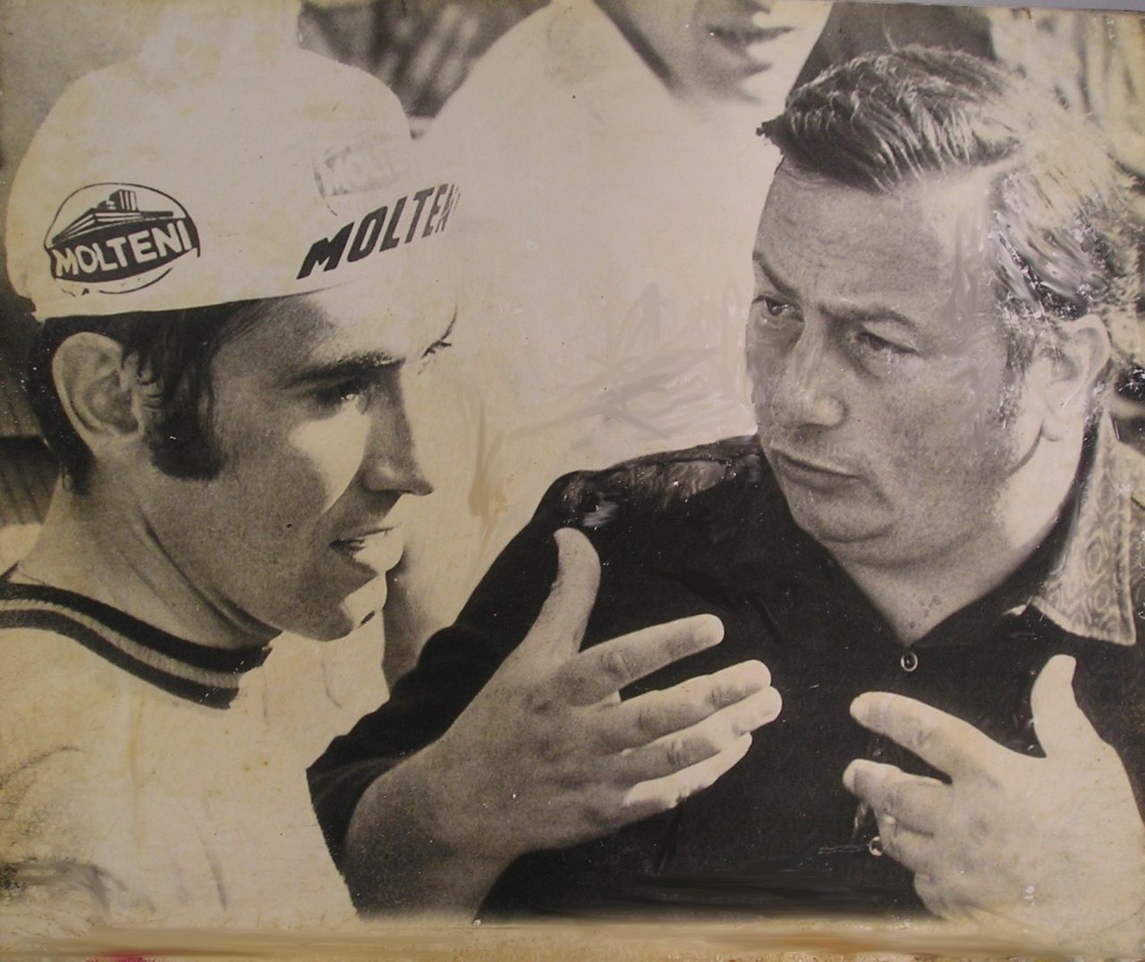 Operazione nostalgia per la “Molteni Arcore”: ritorna per aiutare i ciclisti in difficoltà