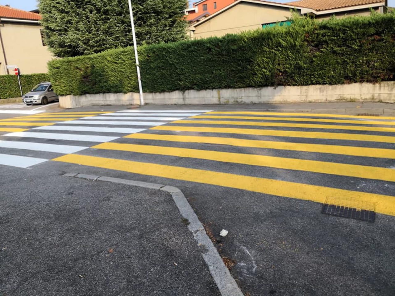 Lavori sulle strade (finalmente) davanti alle scuole di Seregno